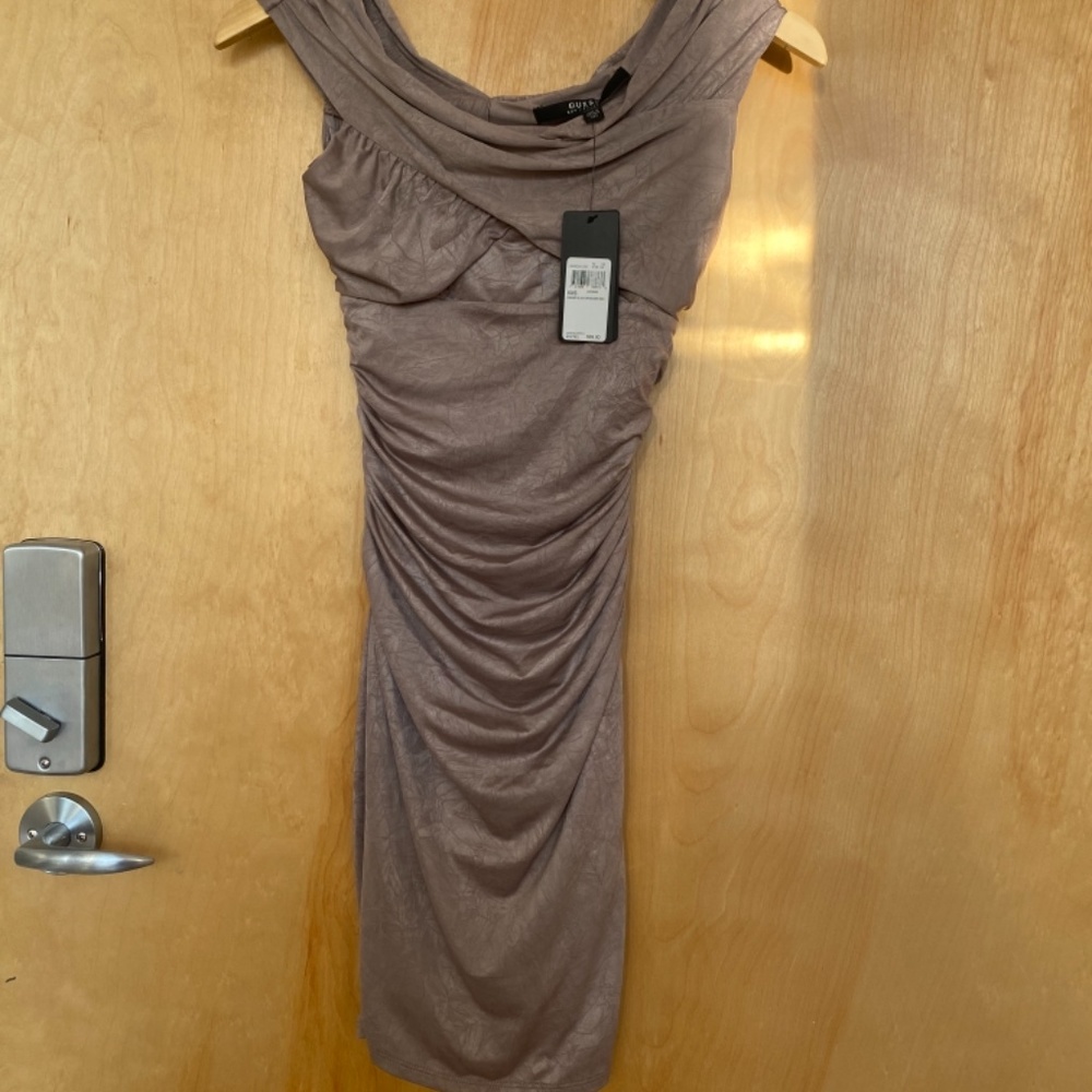 Guess creased slinky off shoulder dress - Picture 4 of 6